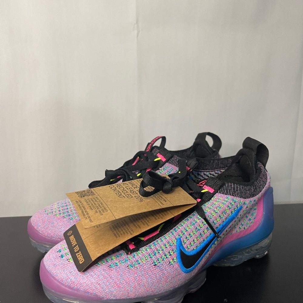 Nike Air VaporMax 2021 Flyknit Next Nature
- Size 5.5 women’s - Picture 4 of 6
